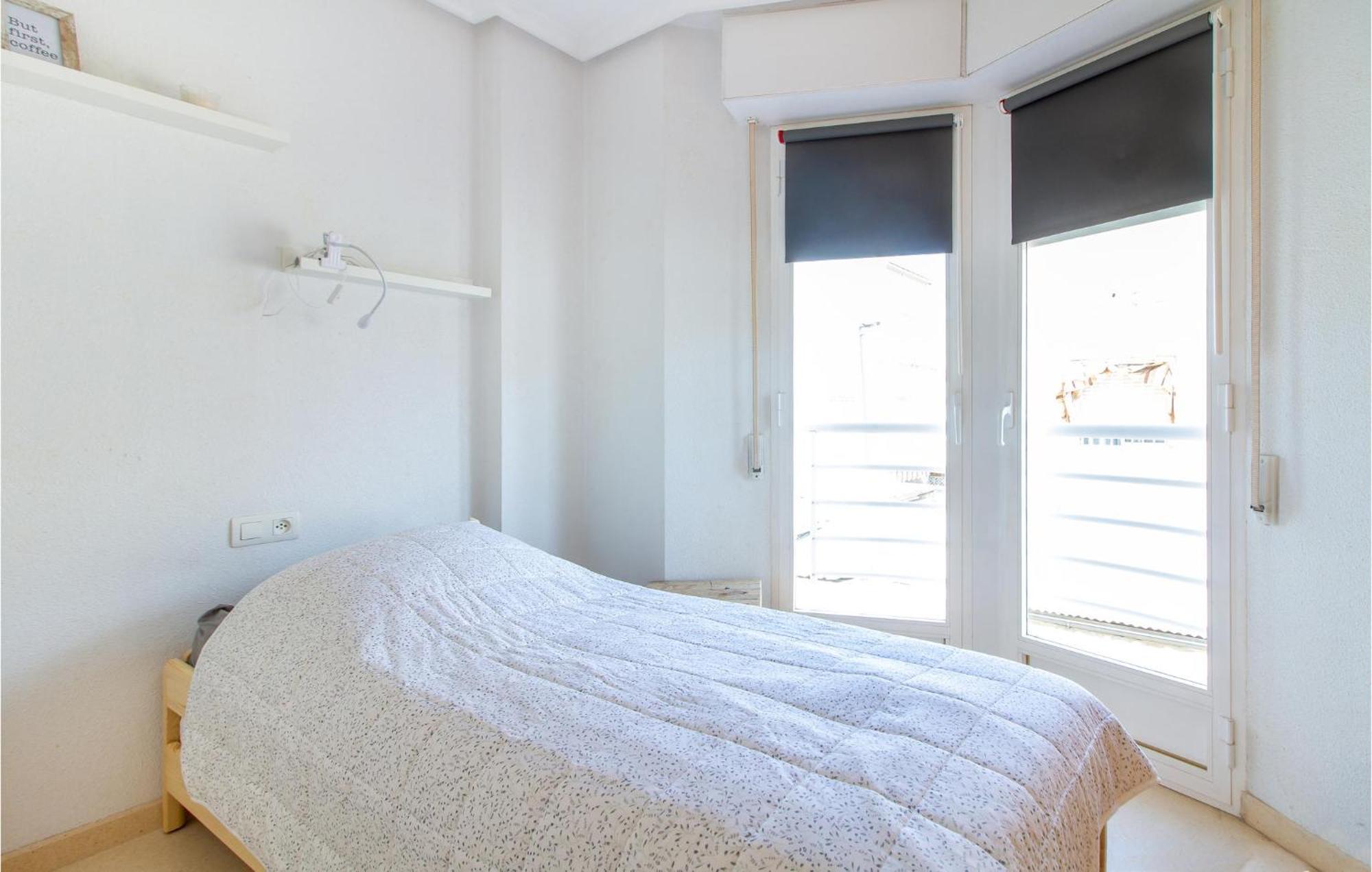 2 Bedroom Lovely Home In サンタ・ポラ エクステリア 写真