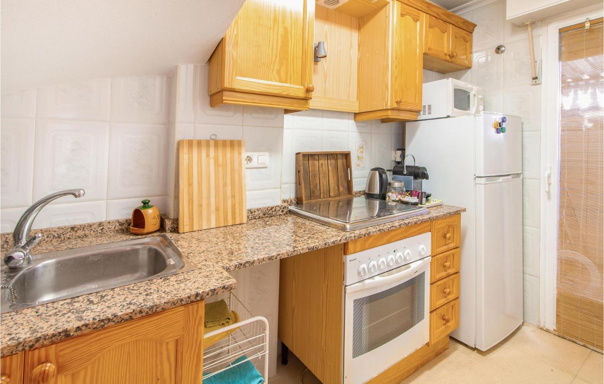 2 Bedroom Lovely Home In サンタ・ポラ エクステリア 写真