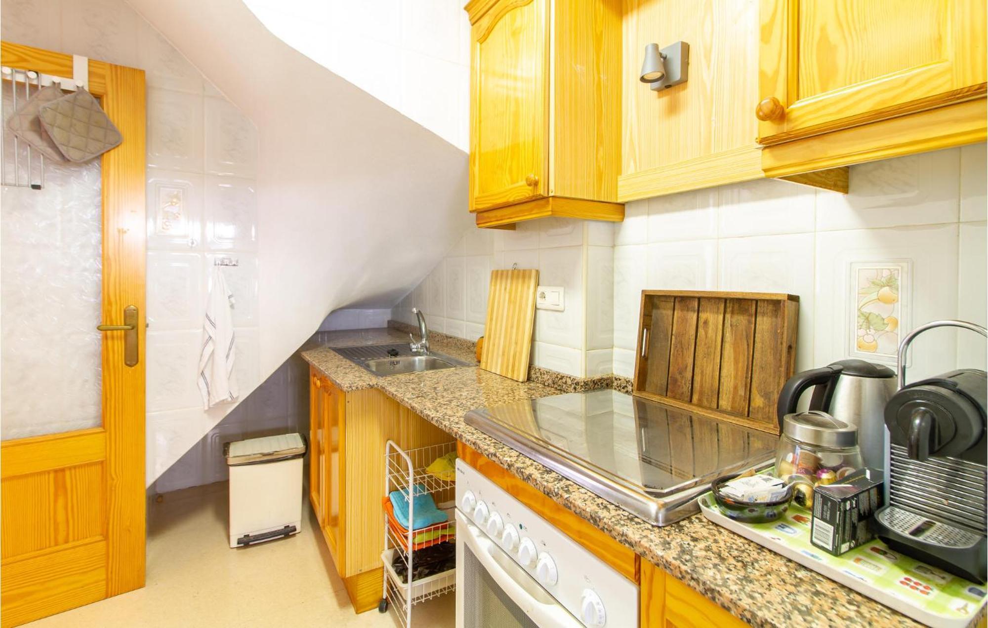 2 Bedroom Lovely Home In サンタ・ポラ エクステリア 写真