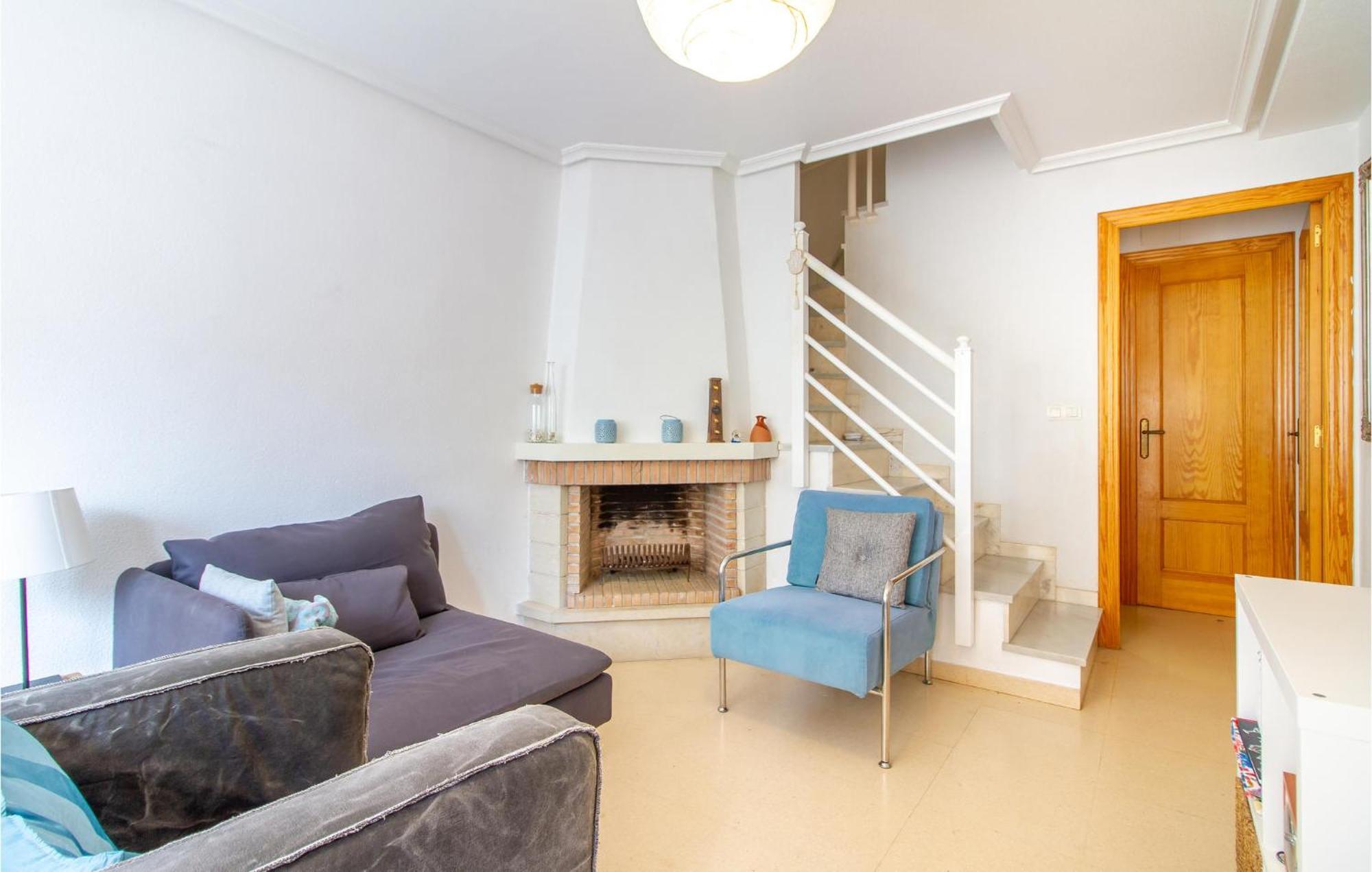 2 Bedroom Lovely Home In サンタ・ポラ エクステリア 写真